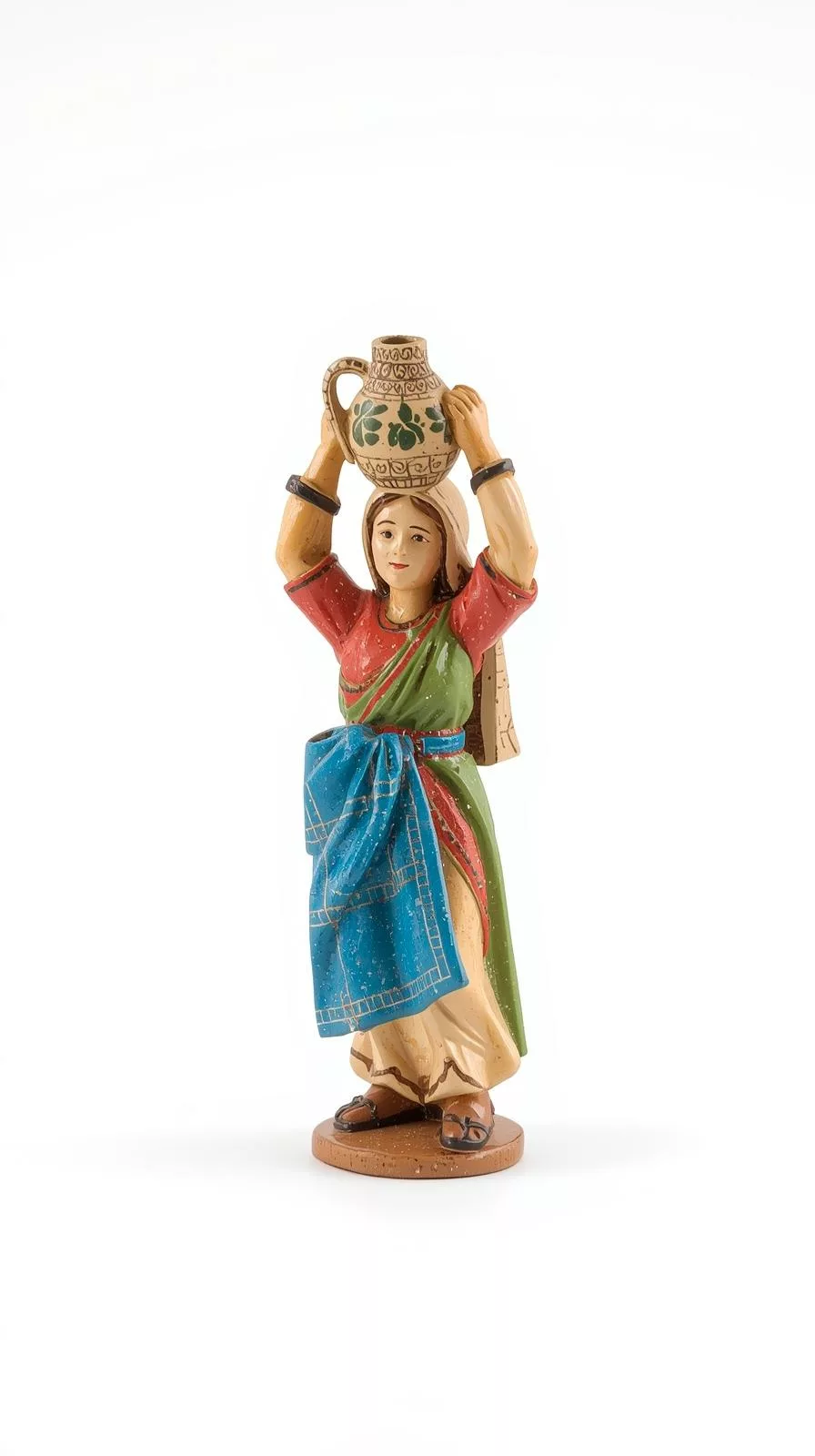 Femme portant un vase